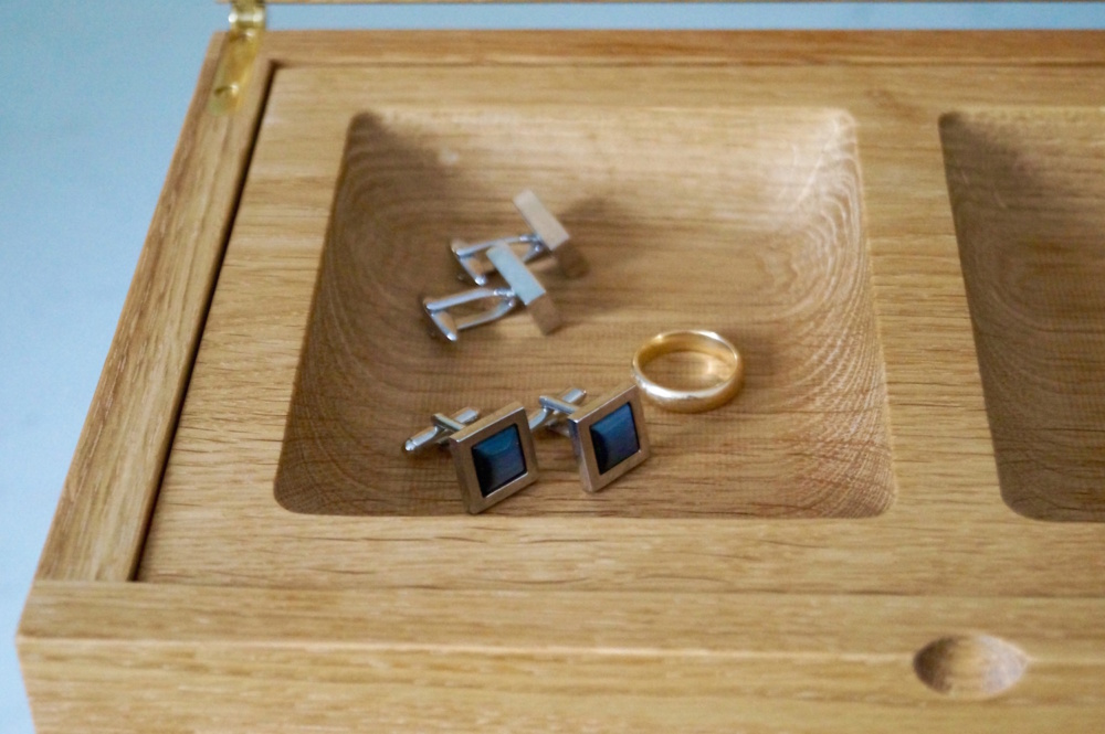 oak-jewellery-box-with-tray-makemesomethingspecial.com