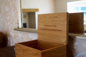 personalised-oak-keepsake-boxes-uk-makemesomethingspecial.com