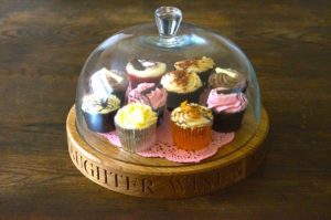 wooden-cake-stand-with-glass-dome-makemesomethingspeical.co.uk