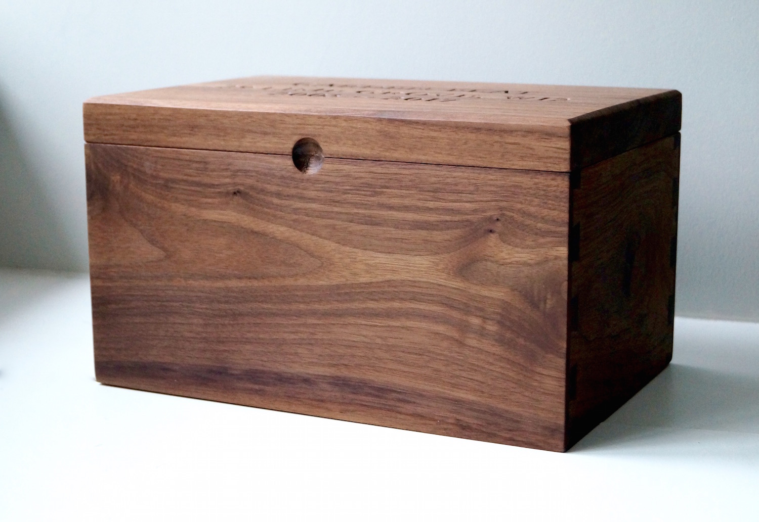 wooden-memory-box-makemesomethingspecial.com