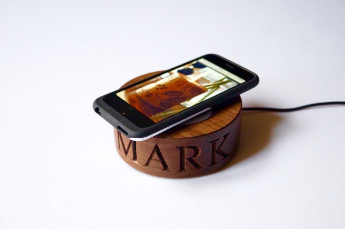 wooden-wireless-mobile-phone-chargers-makemesomethingspecial.com