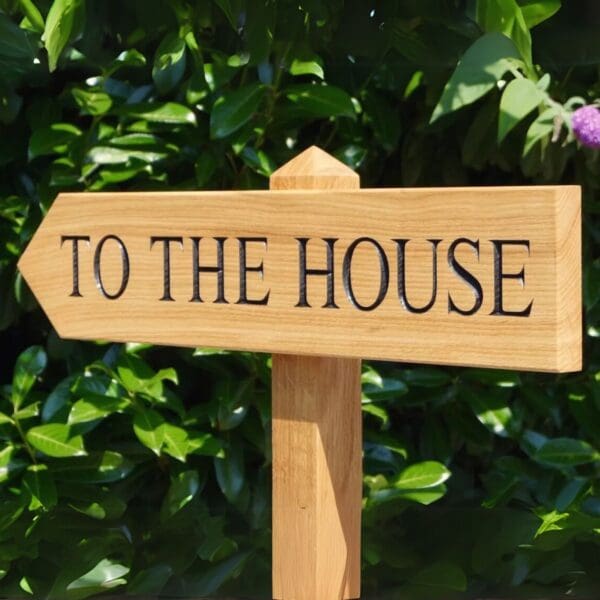 Personalised-wooden-premium-arrow-house-sign-on-posts