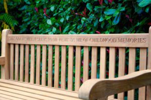 personalised-wooden-benches-uk-makemesomethingspecial-com
