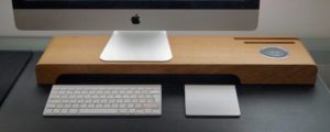 computer-stand-desk-tidy-makemesomethingspecial.com