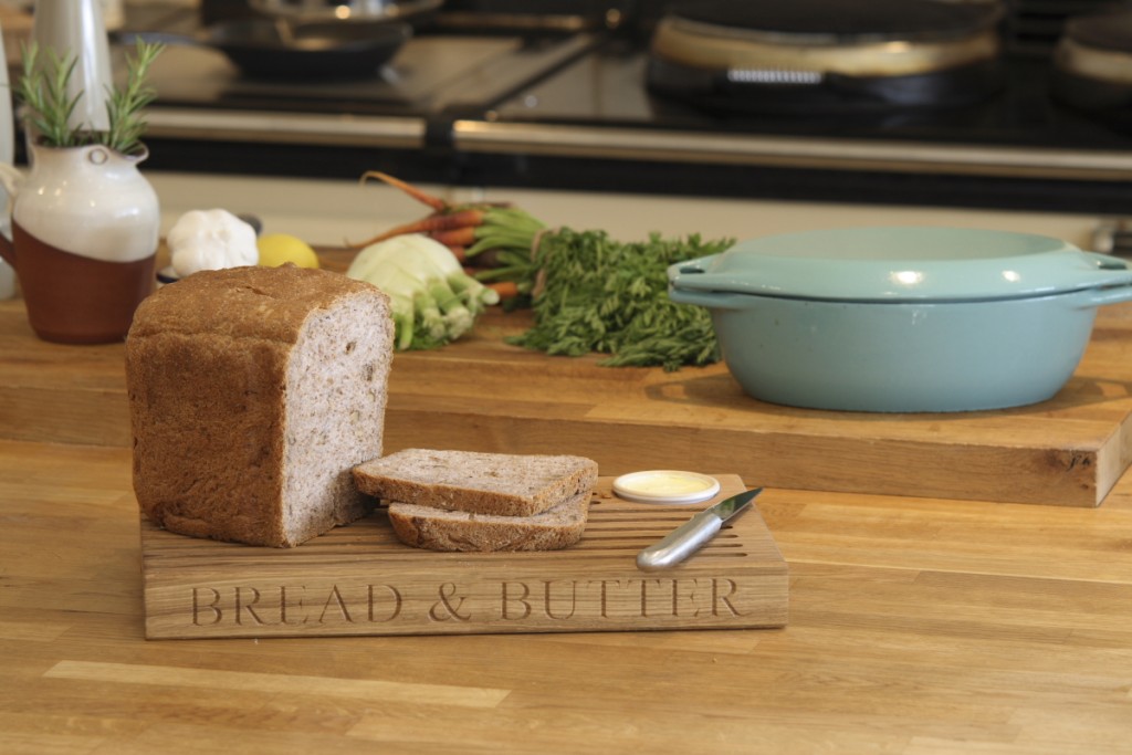 Personalised Oak Bread Board from MakeMeSomethingSpecial.com