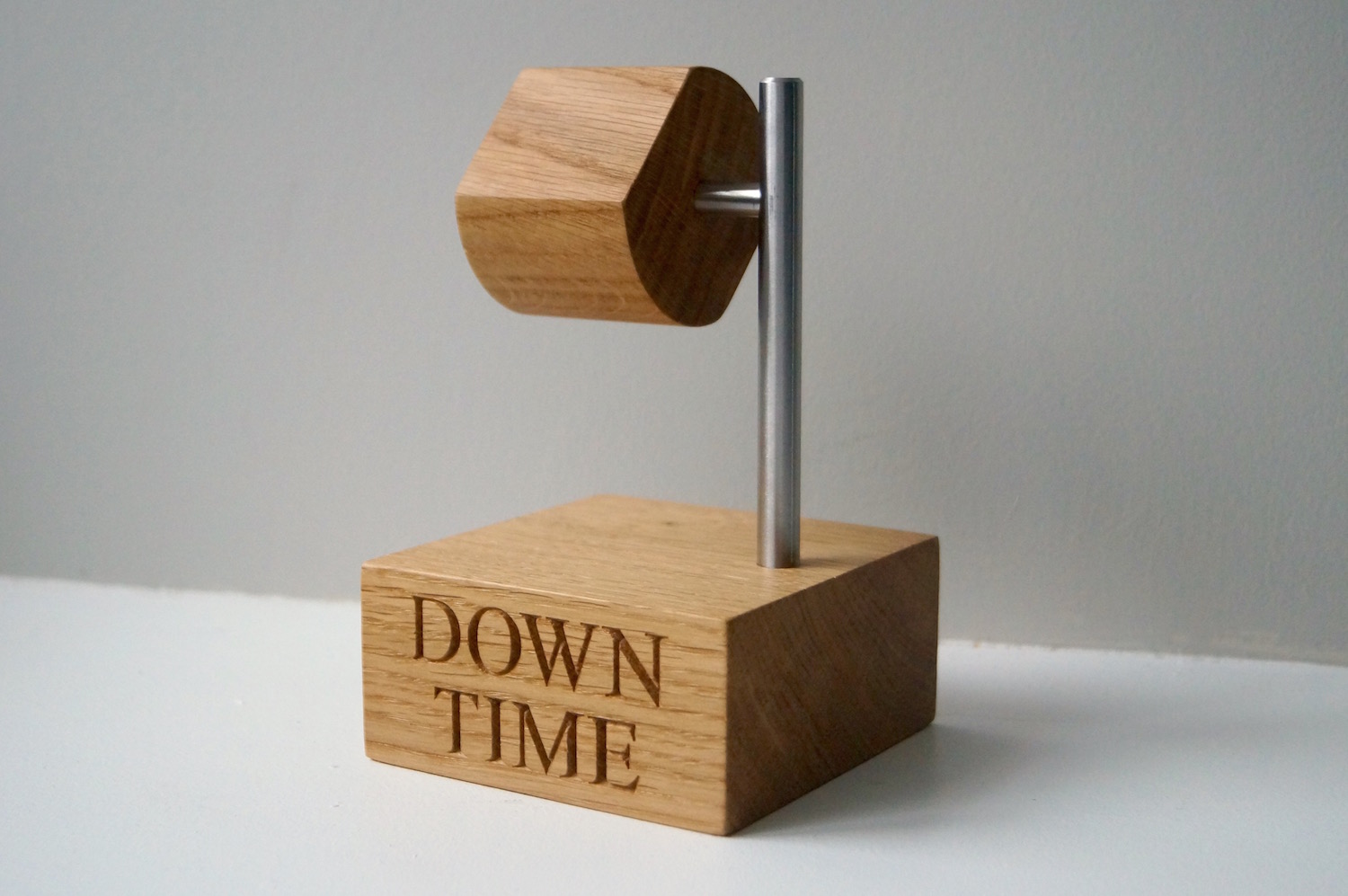 engraved-wooden-watch-stand-makemesomethingspcial.com