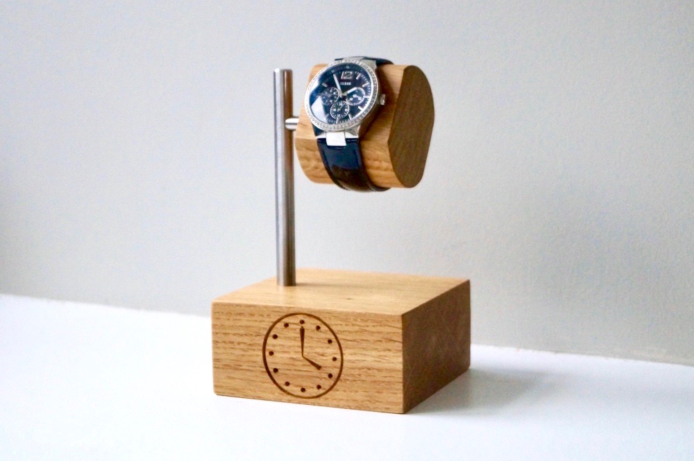 Sieraden Horloges Horloges Personalised wooden Watch stand bedside organiser 