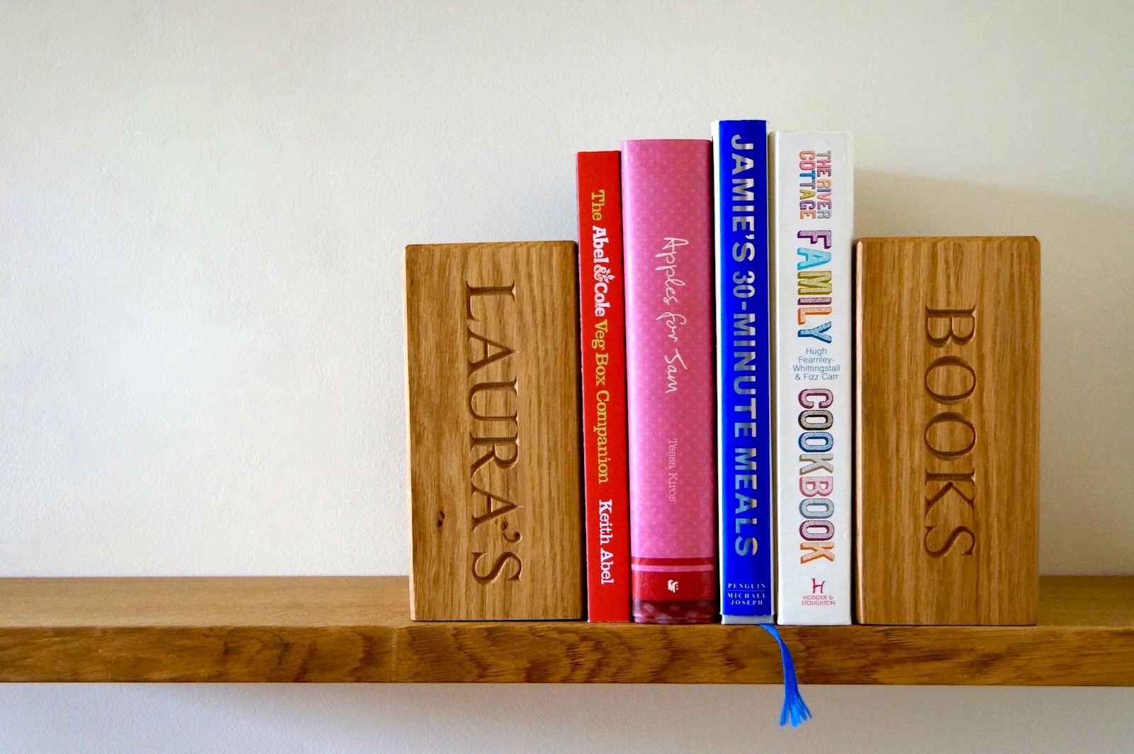 personalised-wooden-bookends-makemesomethingspecial-com