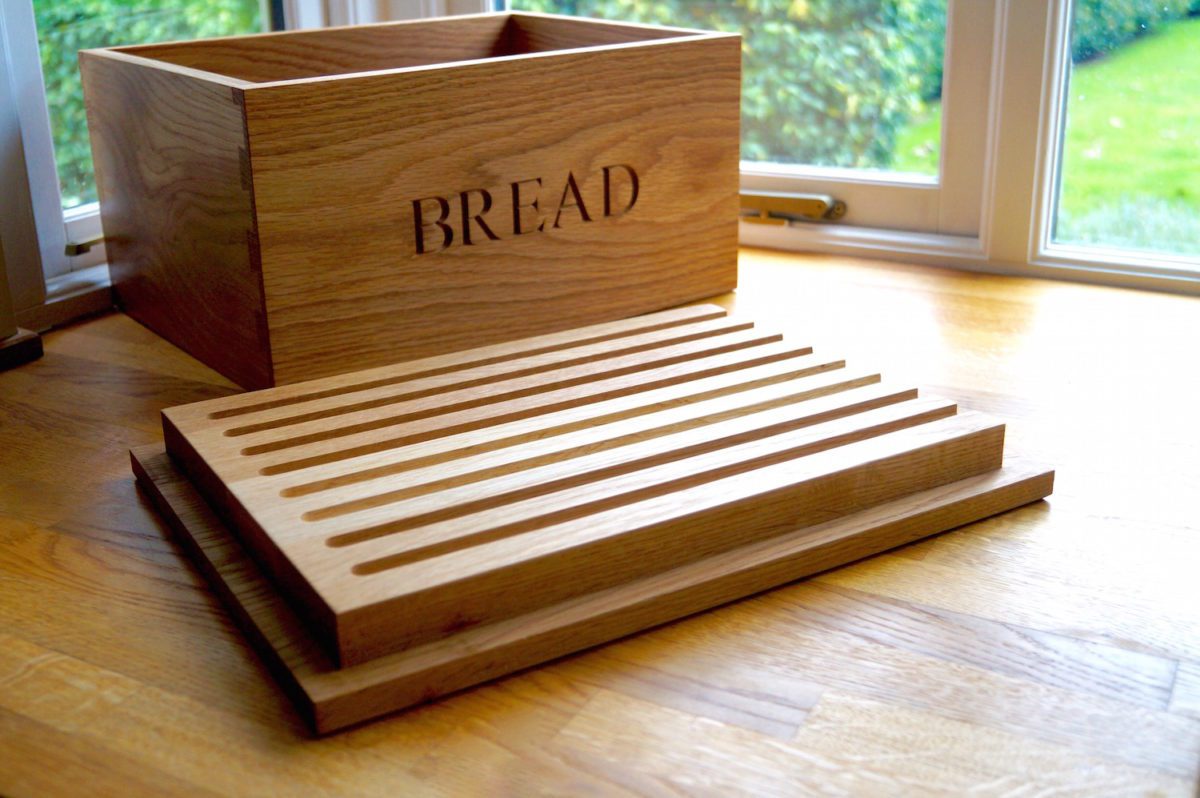 Wooden Bread Bin with Breadboard