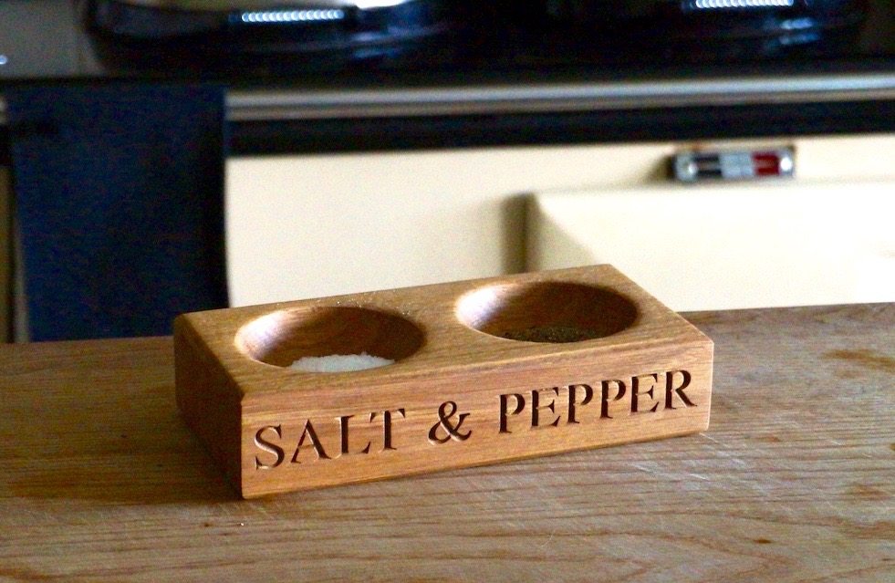 wooden-salt-and-pepper-bowls-makemesomethingspecial-com