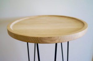 round-oak-side-table-makemesomethingspecial.com