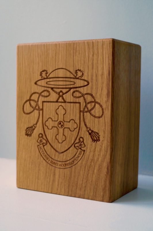 engraved-wooden-leavers-gifts-makemesomethingspecial.com