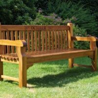 unique-garden-bench-makemesomethingspecial.com