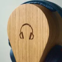 handmade-wooden-head-phones-holder-makemesomethingspecial.com