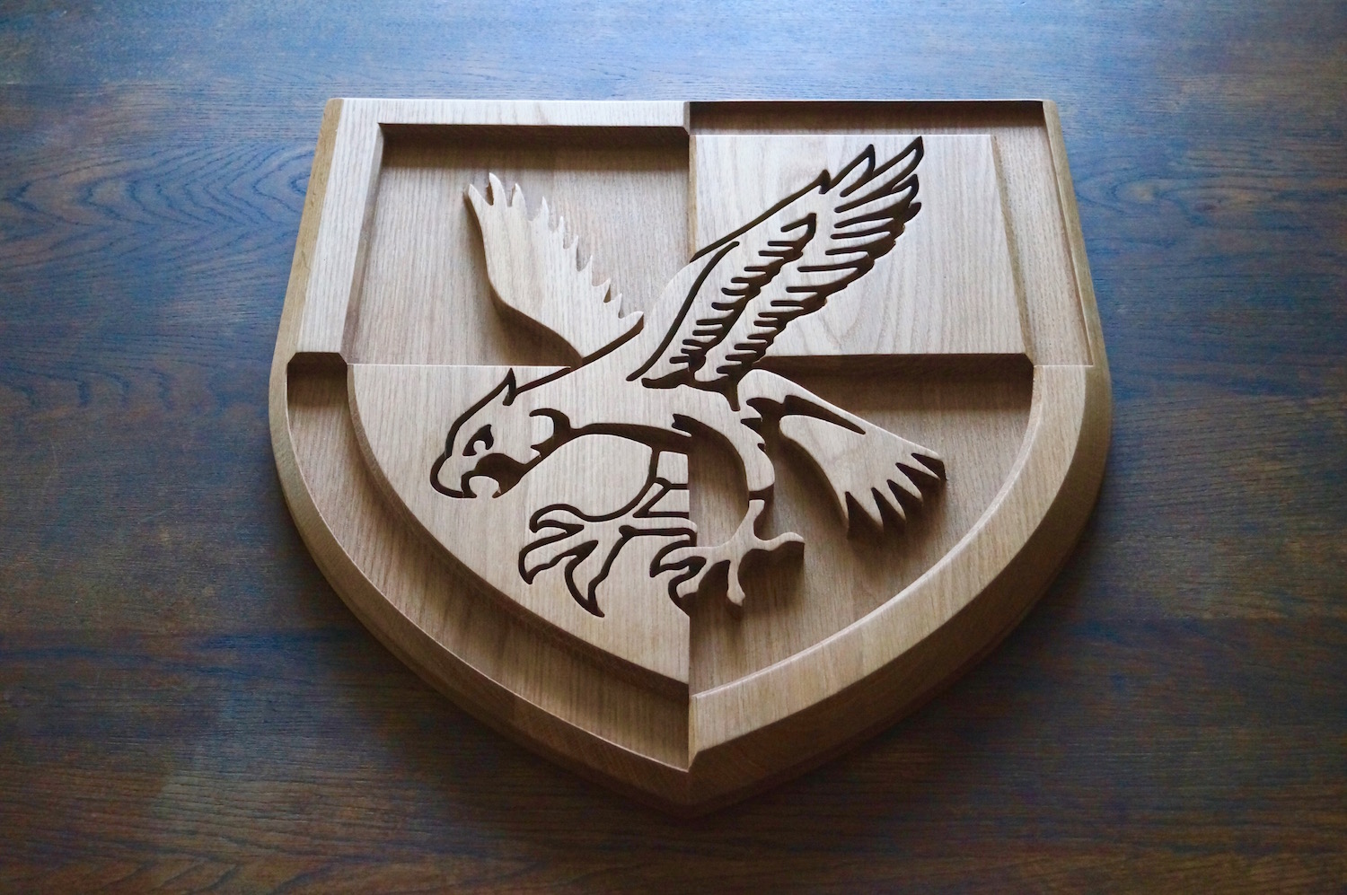engraved-eagle-in-oak-makemesomethingspecial.com