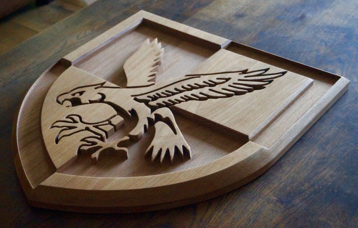 wooden-crest-plaque-makemesomethingspecial.com