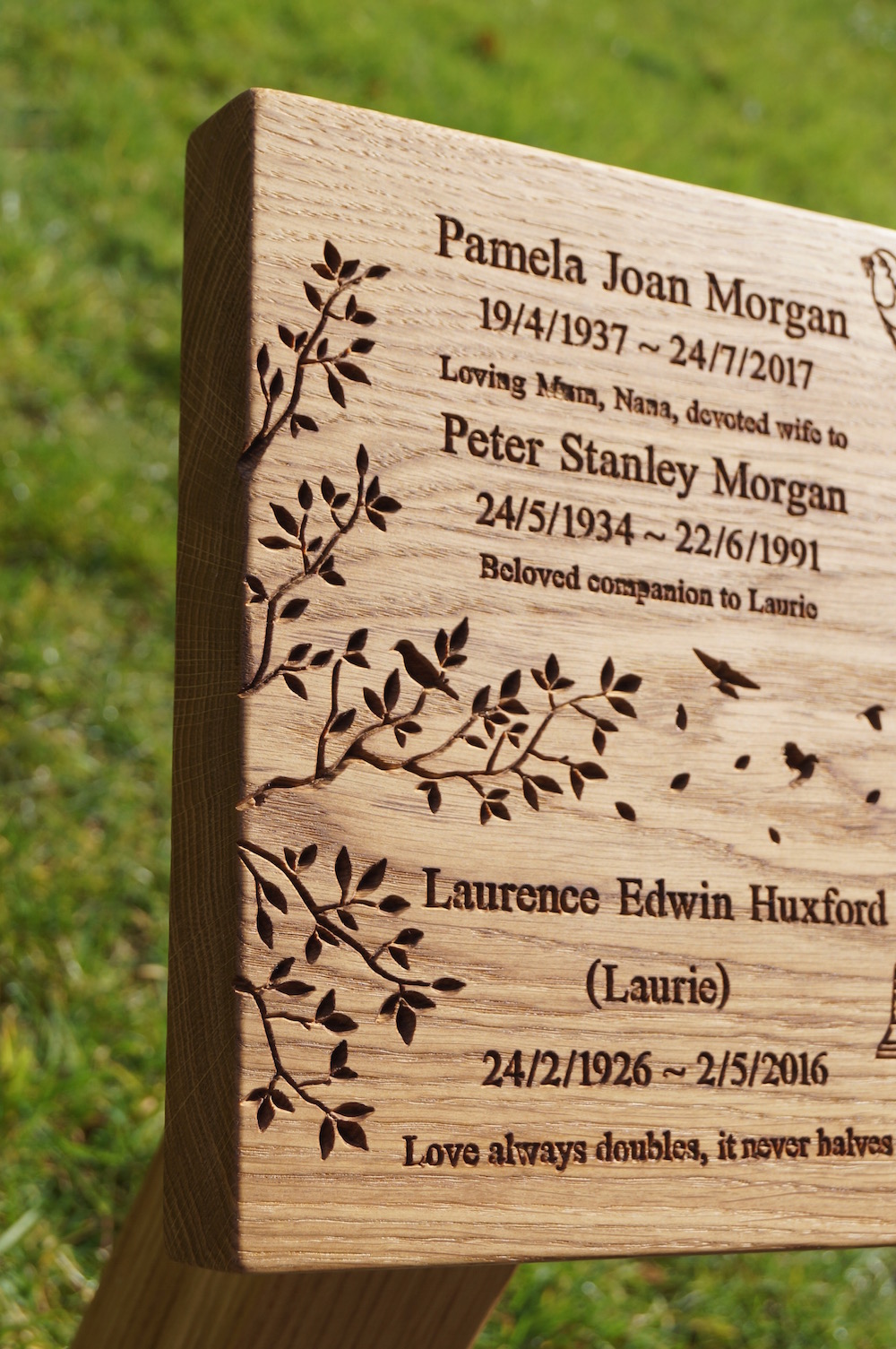 personalised-wooden-burial-marker-makemesomethingspecial.com