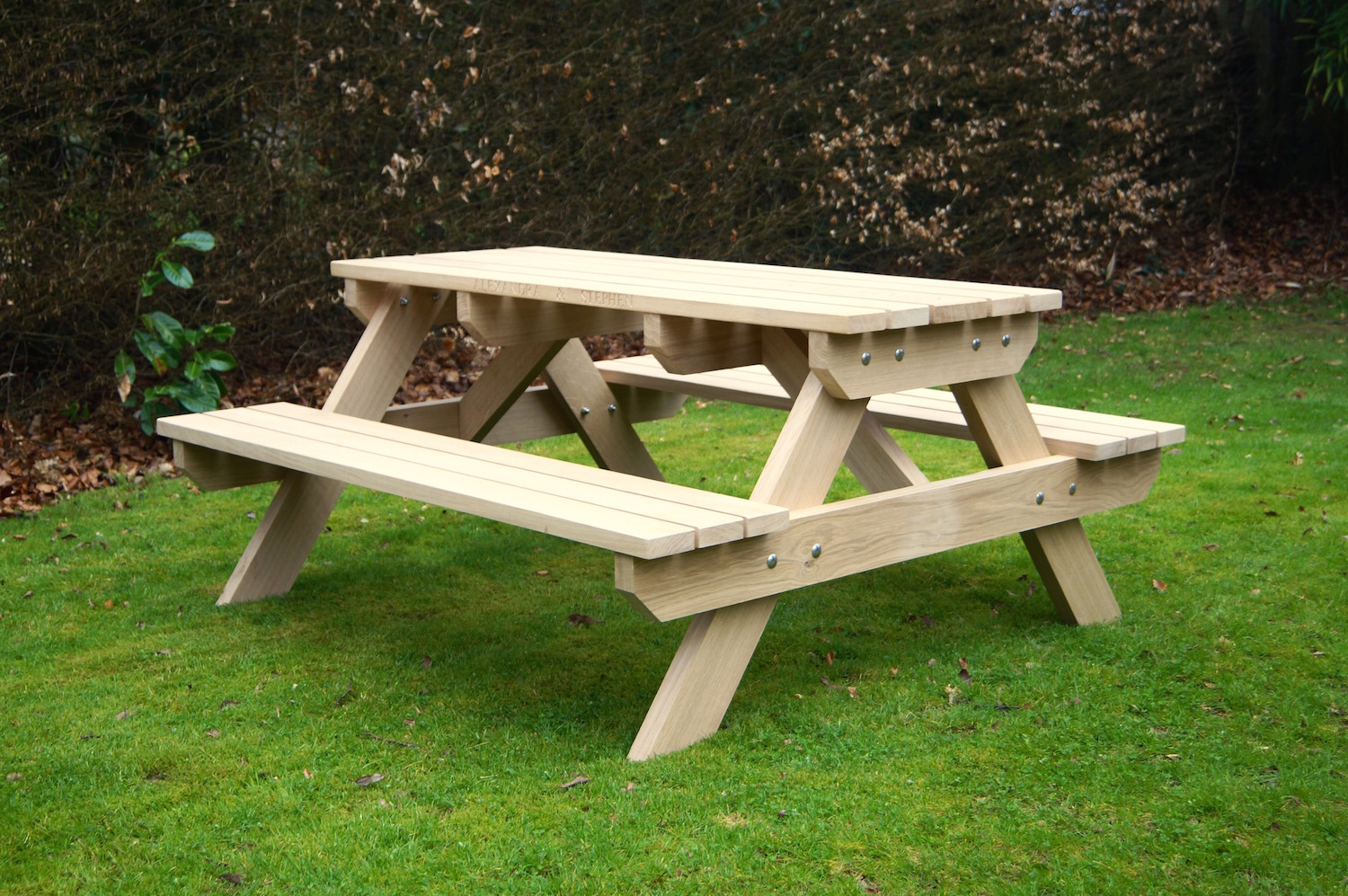 hand-crafted-wooden-picnic-table-makemesomethingspecial.com