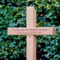 engraved-oak-memorial-cross-uk