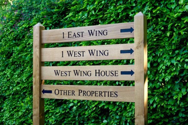 multiple-oak-house-signs-makemesomethingspecial.com