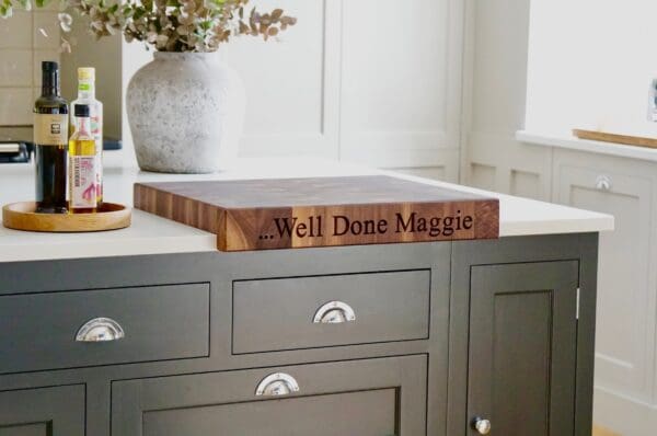 personalised-wooden-end-grain-chopping-boards-uk