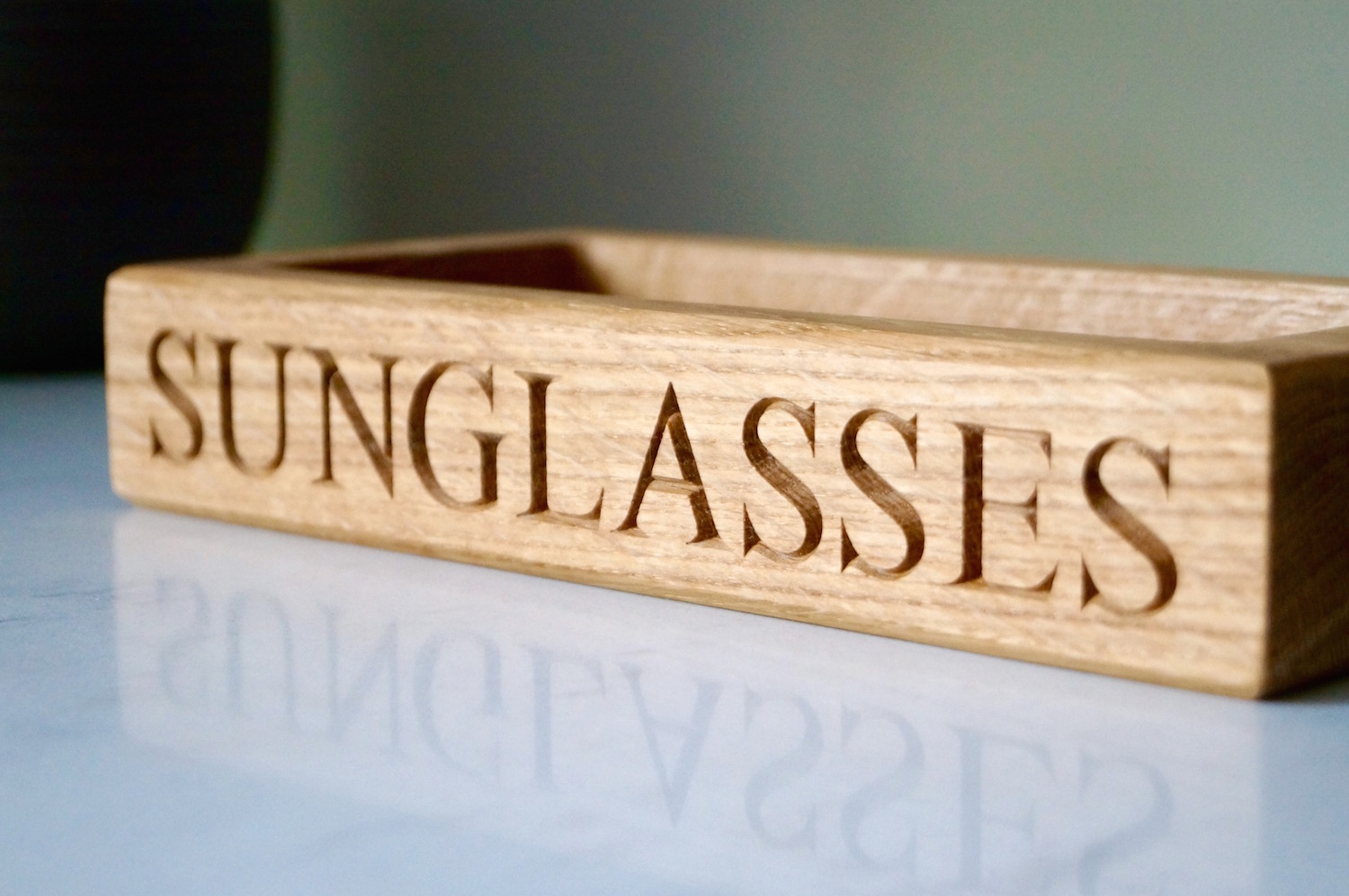 personalised-wooden-sunglasses-tray-makemesomethingspecial.com