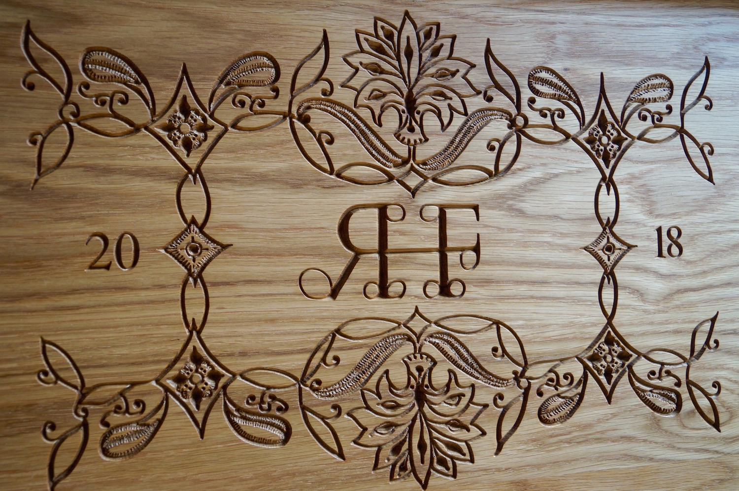 handmade-oak-storage-chest-makemesomethingspecial.com