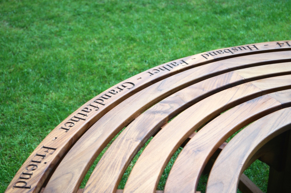 besopke-engraved-wooden-circular-bench-makemesomethingspecial.com