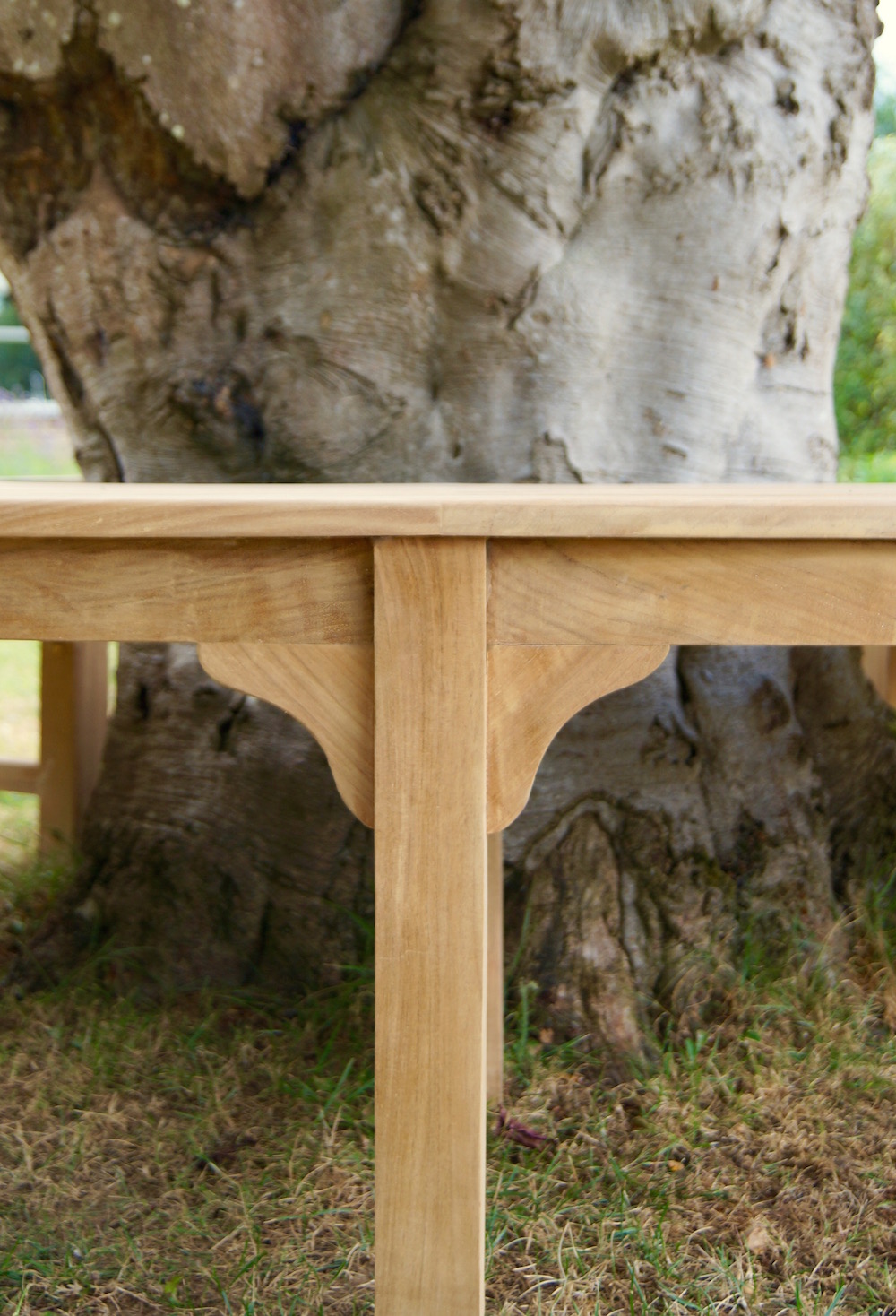 handmade-wooden-round-tree-bench-makemesomethingspecial.com