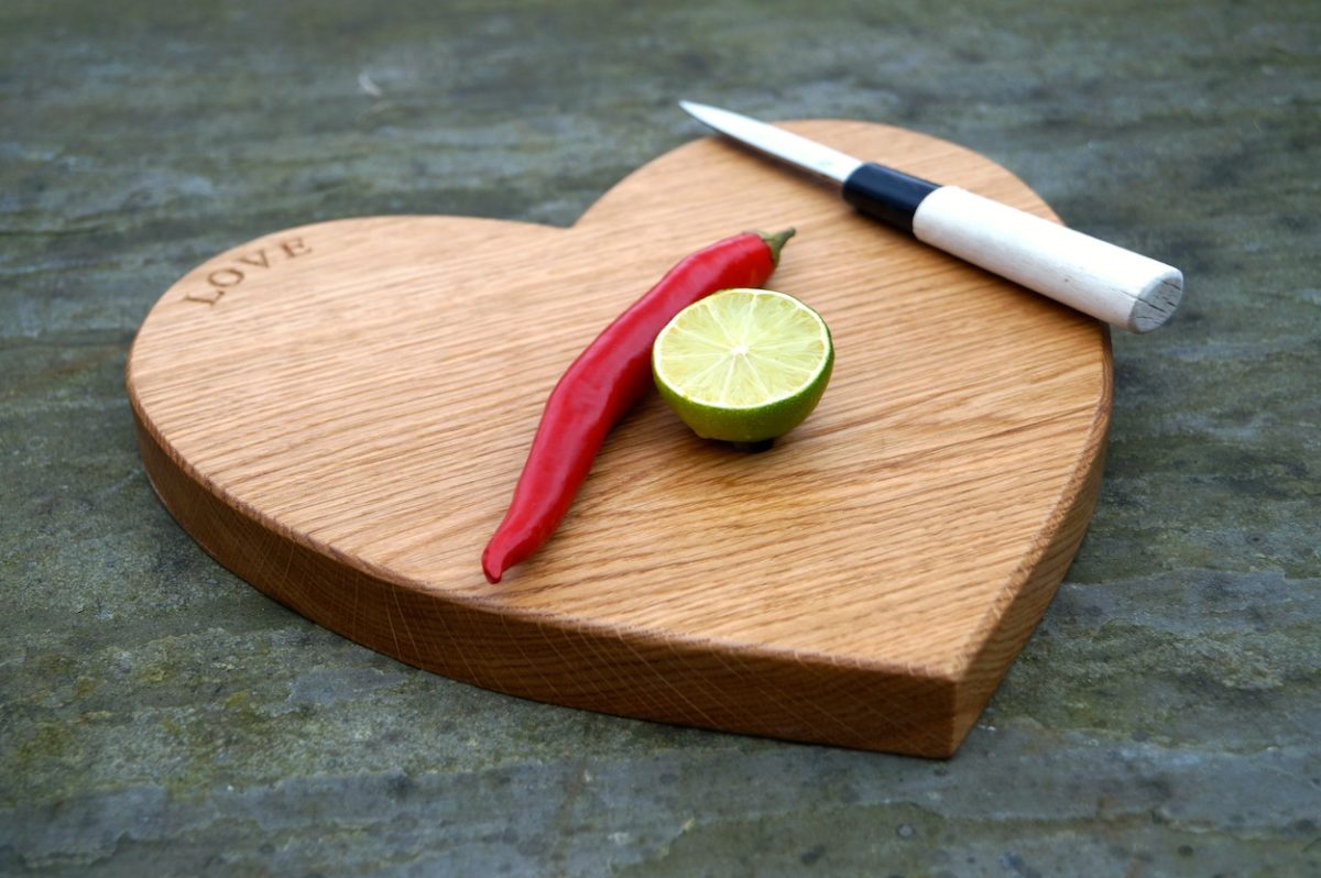 personalised-gifts-for-her-heart-shaped-chopping-boards-from-makemesomethingspecial.jpg