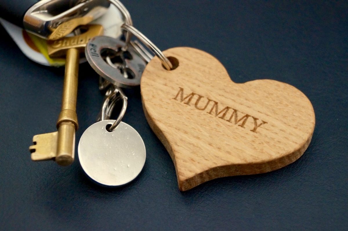 personalised-gifts-for-her-personalised-oak-key-fobs-makemesomethingspecial.com_