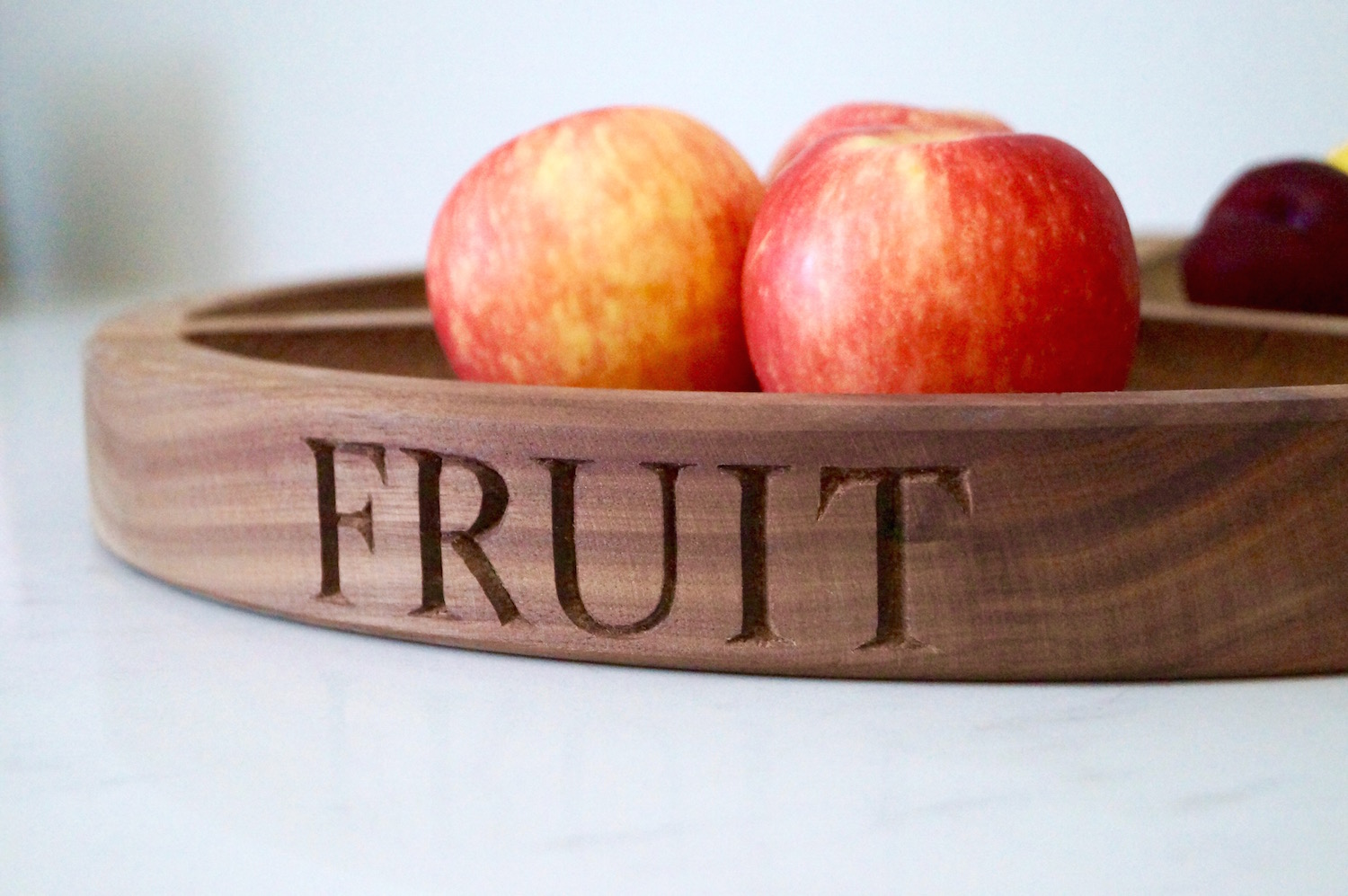 engraved-wooden-fruit-bowl-makemesomethingspecial.com
