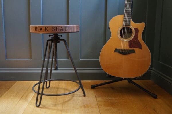 guitar-players-swivel-stool-makemesomethingspecial.com