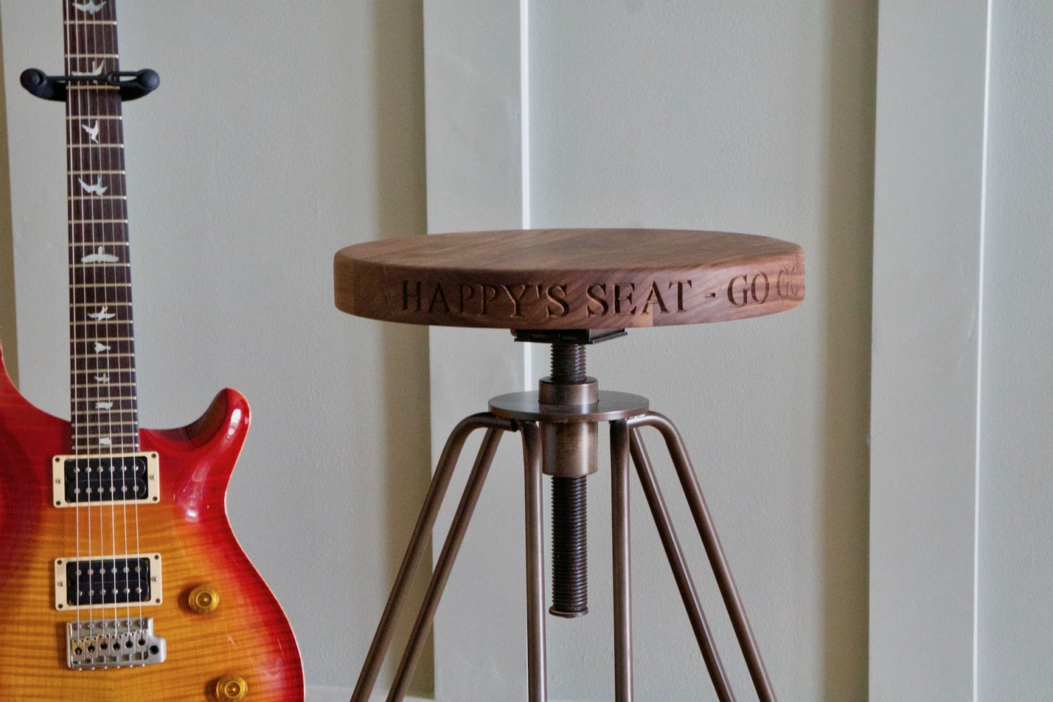 personalised-guitar-stool
