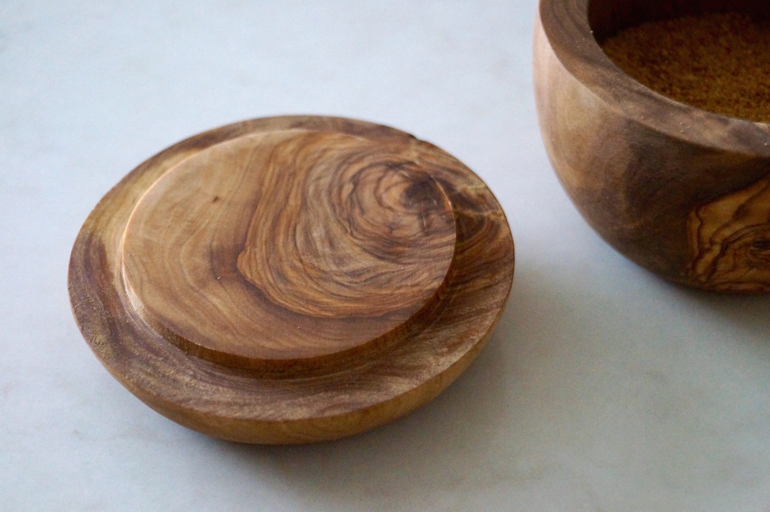 engraved-olive-wood-bowl-with-lid-makemesomethingspecial.com