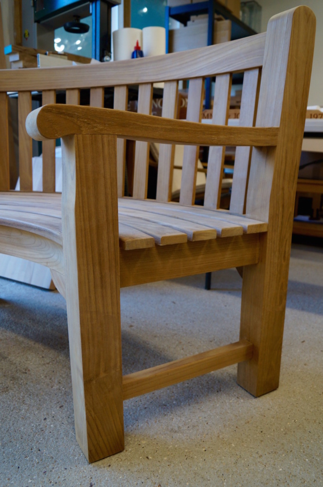 handmade-oak-benches-makemesomethingspecial.com