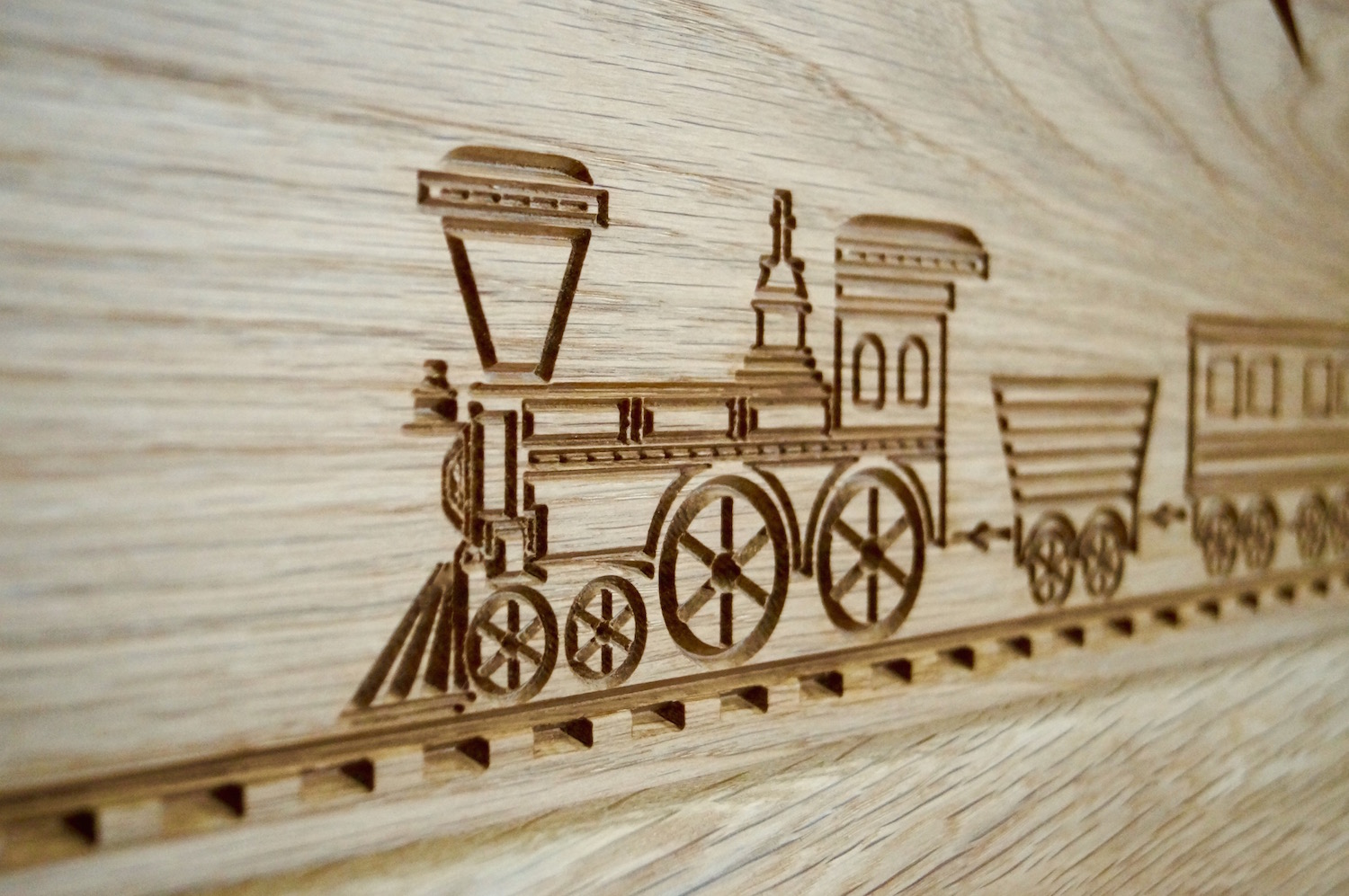 personalised-train-toy-box-uk-makemesomethingspecial.com