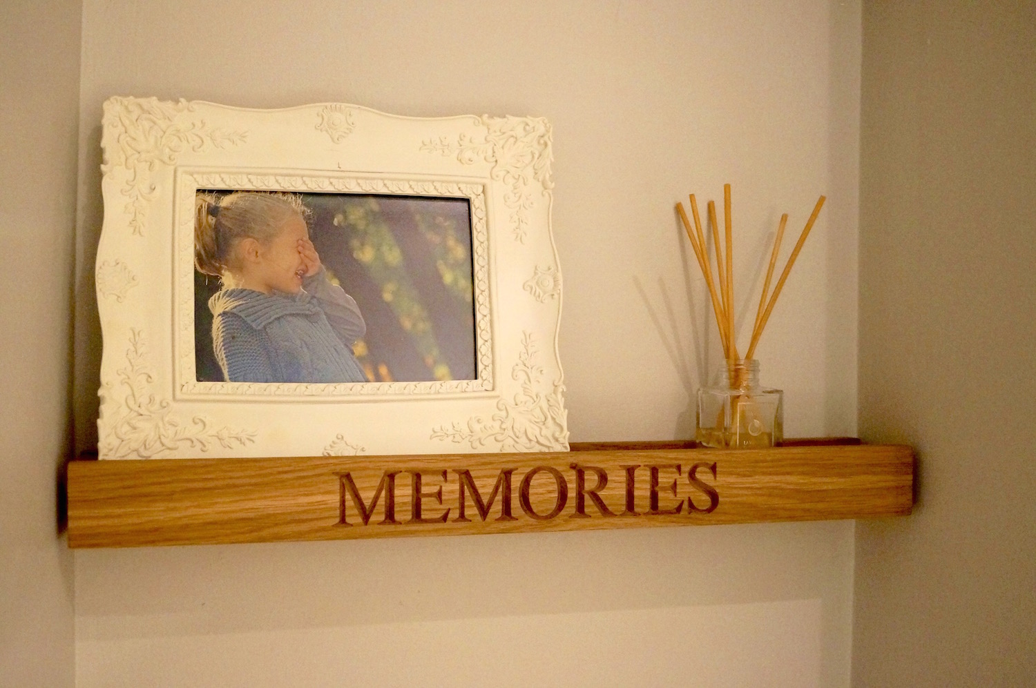personalised-wooden-picture-ledges-uk-makemesomethingspecial.com