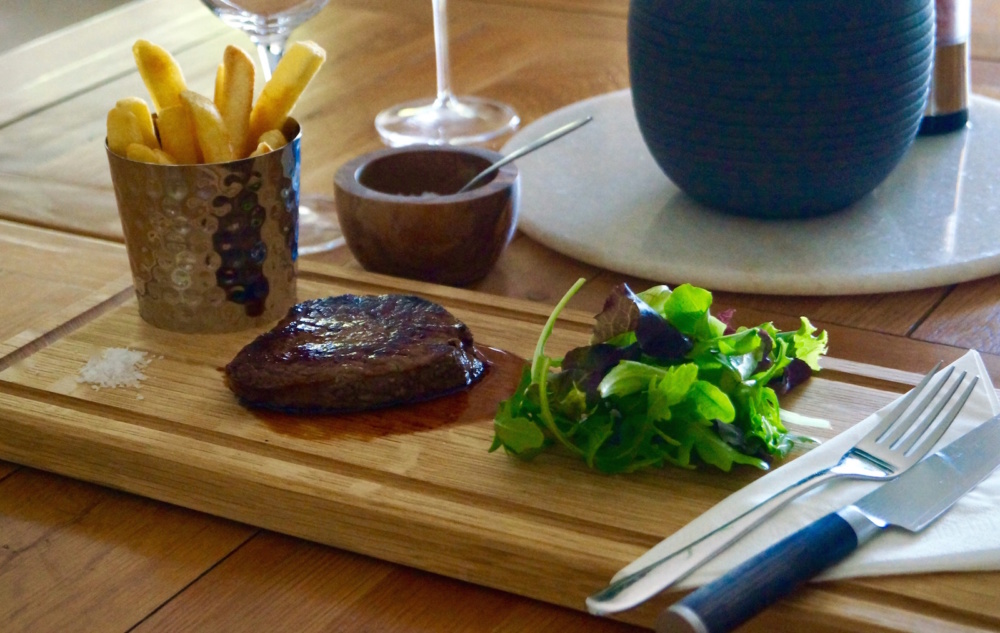 wooden-steak-board-makemesomethingspecial.com