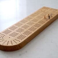 handmade-oak-cribbage-board-game-makemesomethingspecial.com