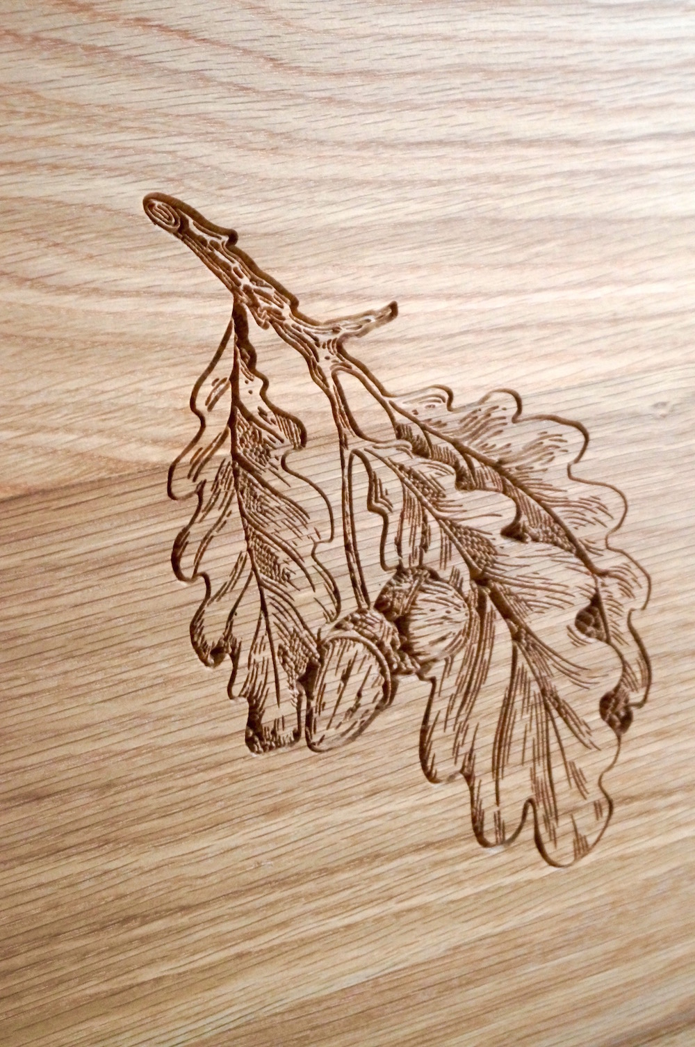 bespoke-carving-acorn-leaf-makemesomethingspecial.com