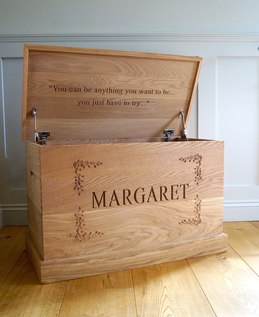 large Personalised Solid Wood Toy Box Gift 12 colours 3 sizes safe hinges 