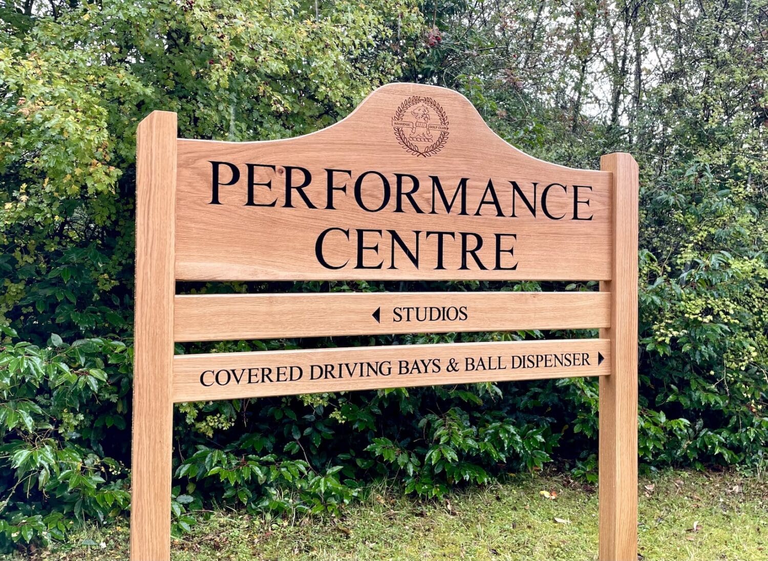 engraved-bespoke-golf-course-entrance-signs