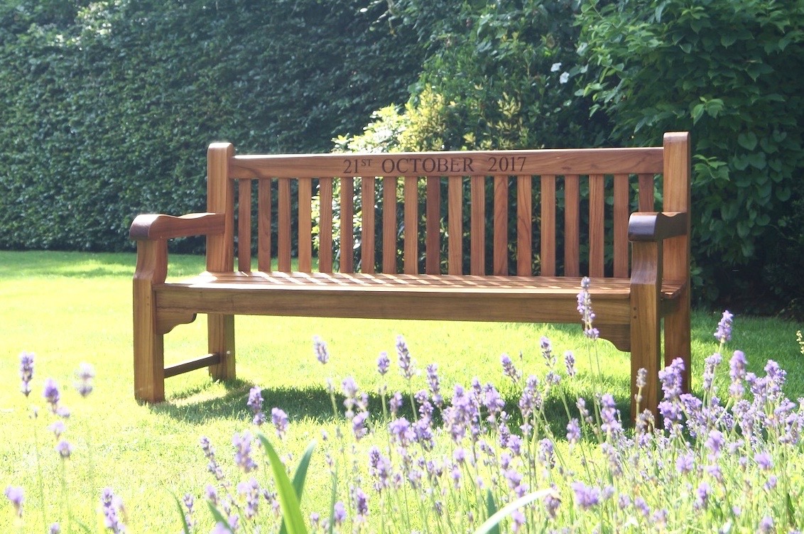 engraved-memorial-benches-makemesomethingspecial.com