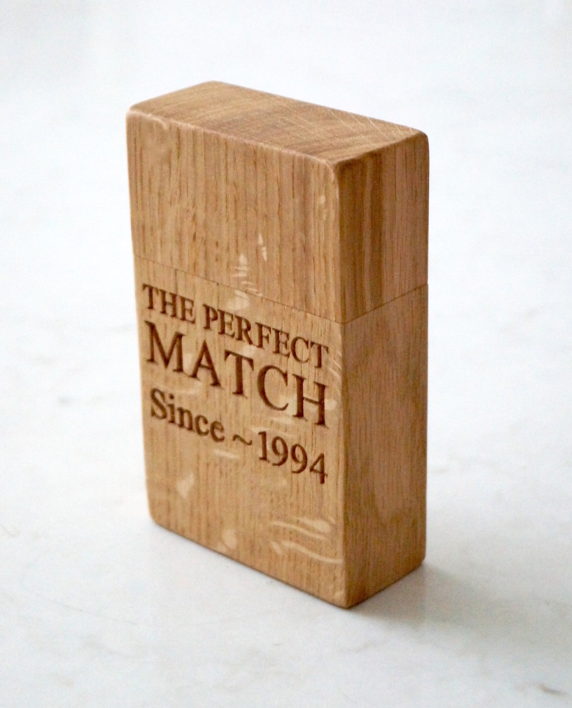 personalised-oak-matchstick-box-makemesomethingspecial.com
