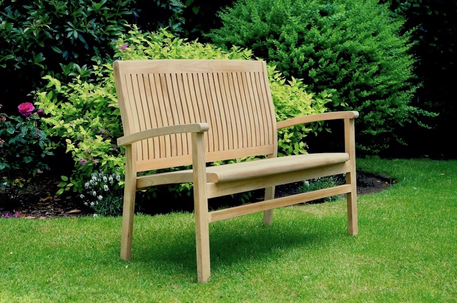 personalised-garden-bench-makemesomethingspecial.com