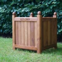 personalised-garden-planters-makemesomethingspecial.com