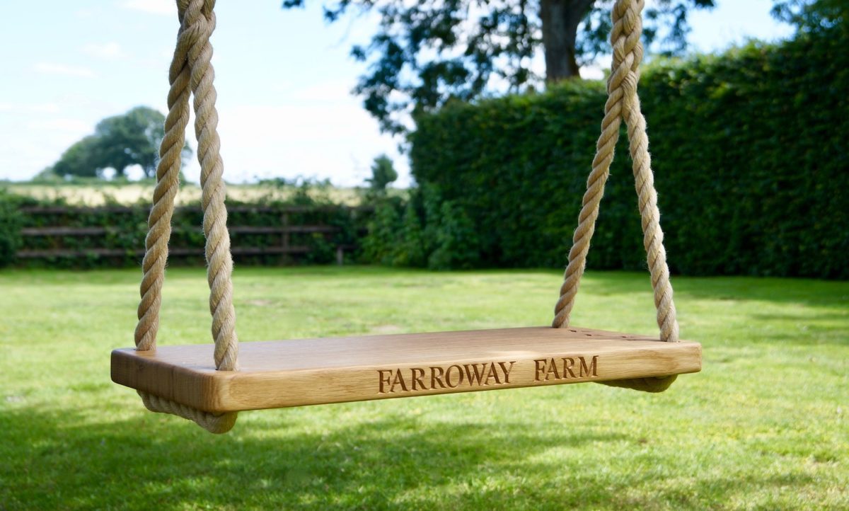 wooden-garden-swings-makemesomethingspecial.com