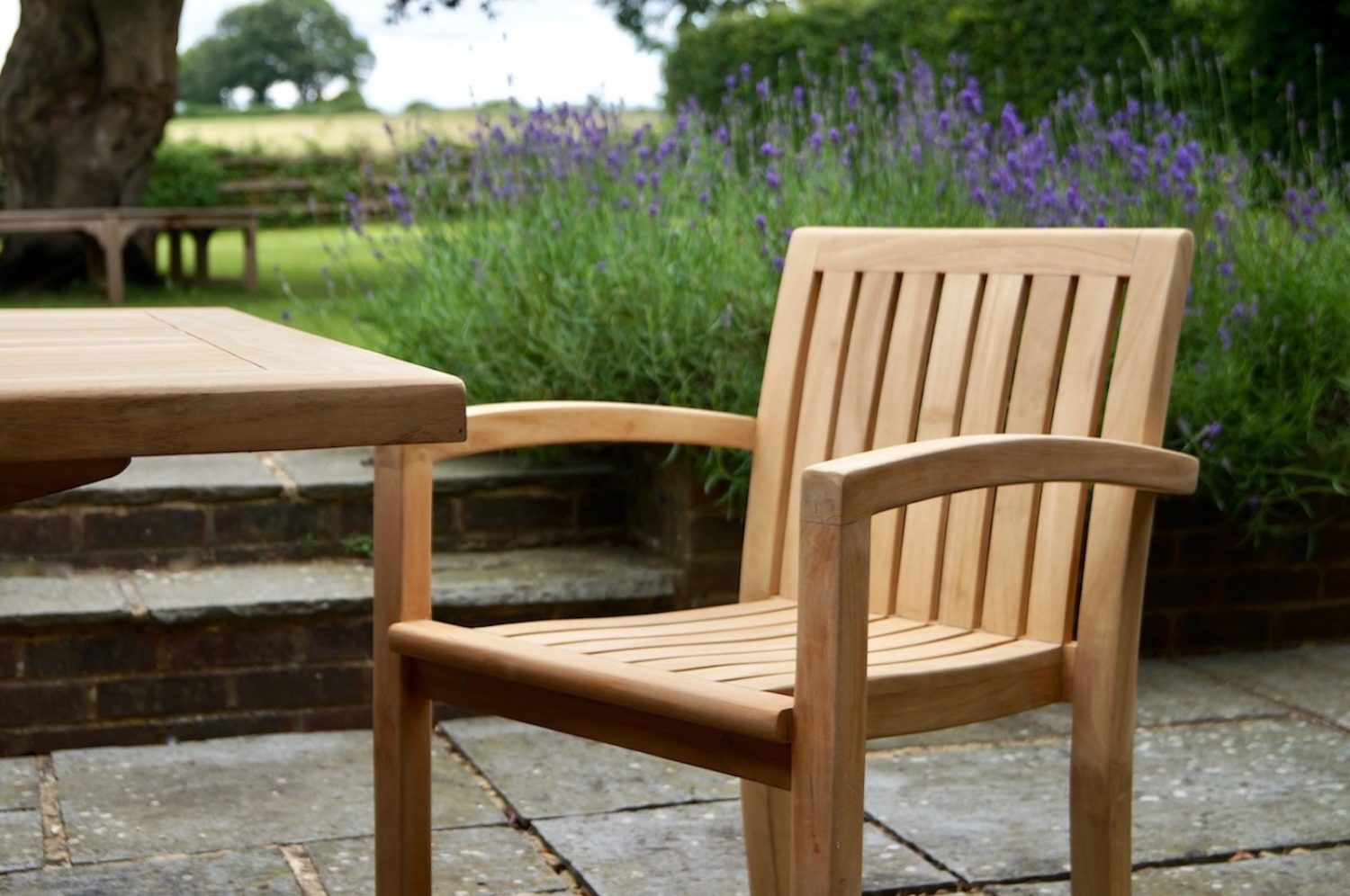quality-wooden-garden-chairs-makemesomethingspecial.com