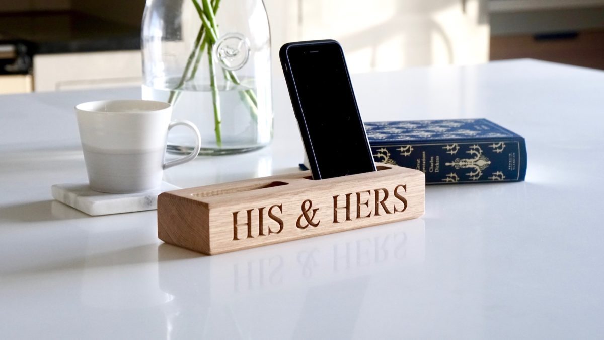 engraved-oak-phone-holders-uk